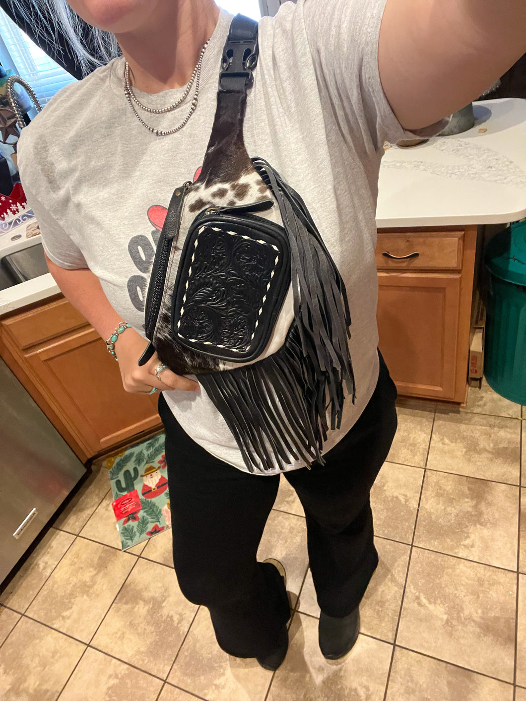 Utah Fringe Sling Bag (Black) -B